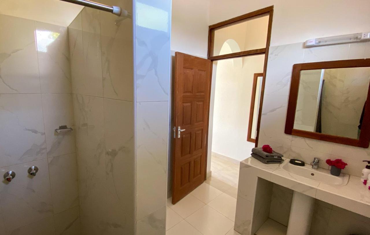 Butiama Bustani Hotel Kilindoni Bagian luar foto
